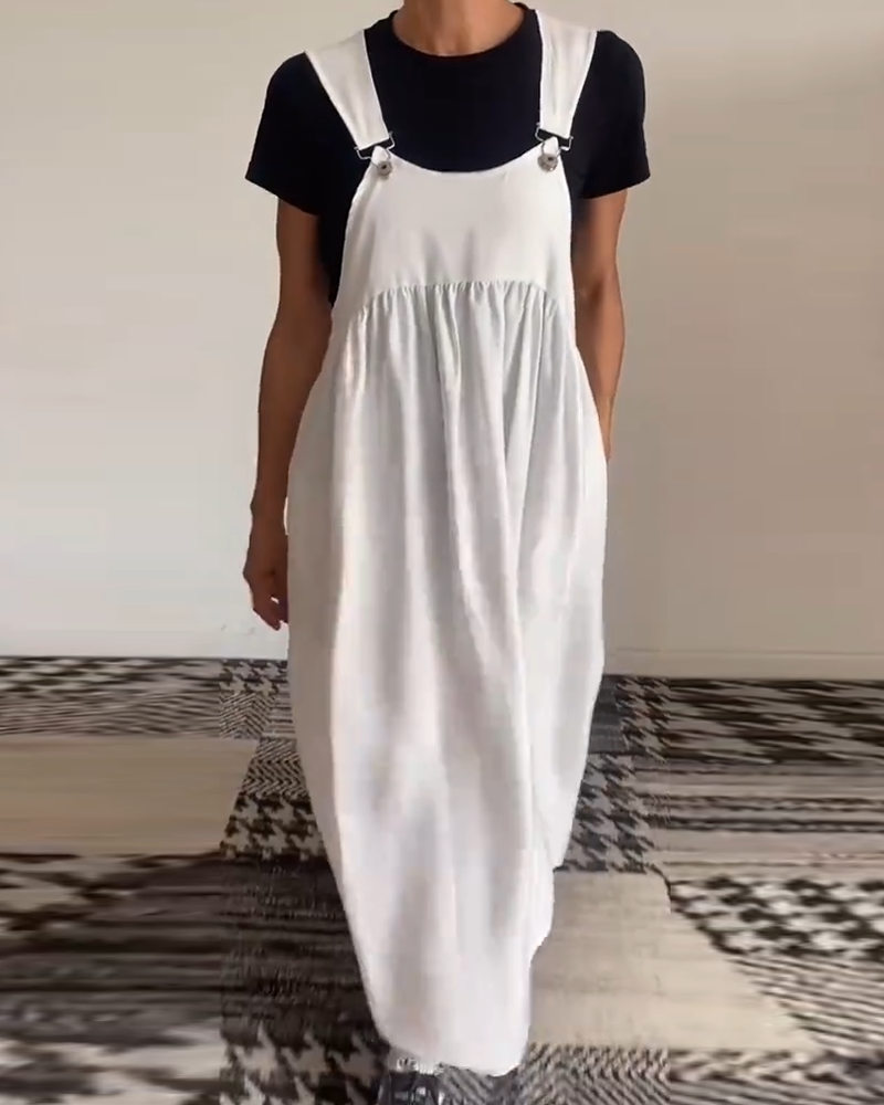 Urban Chic – Loose dungaree dress