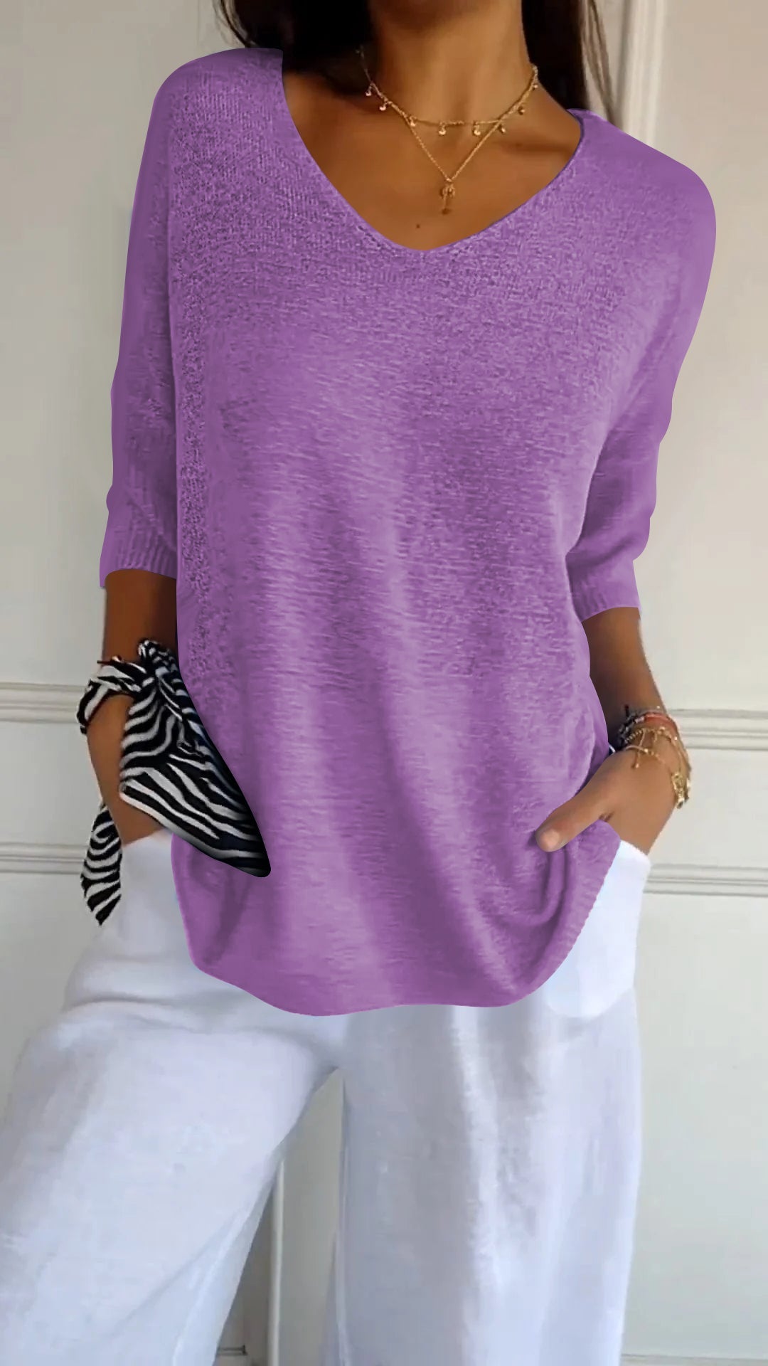 Indila | Plain V-neck knit top