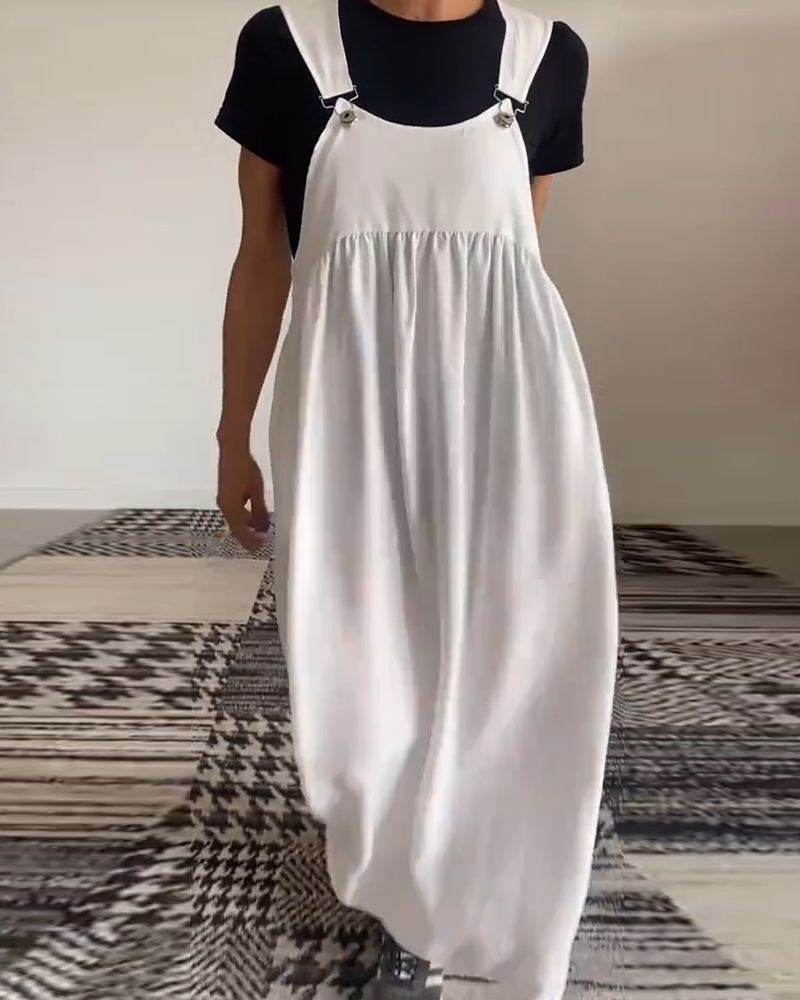 Urban Chic – Loose dungaree dress