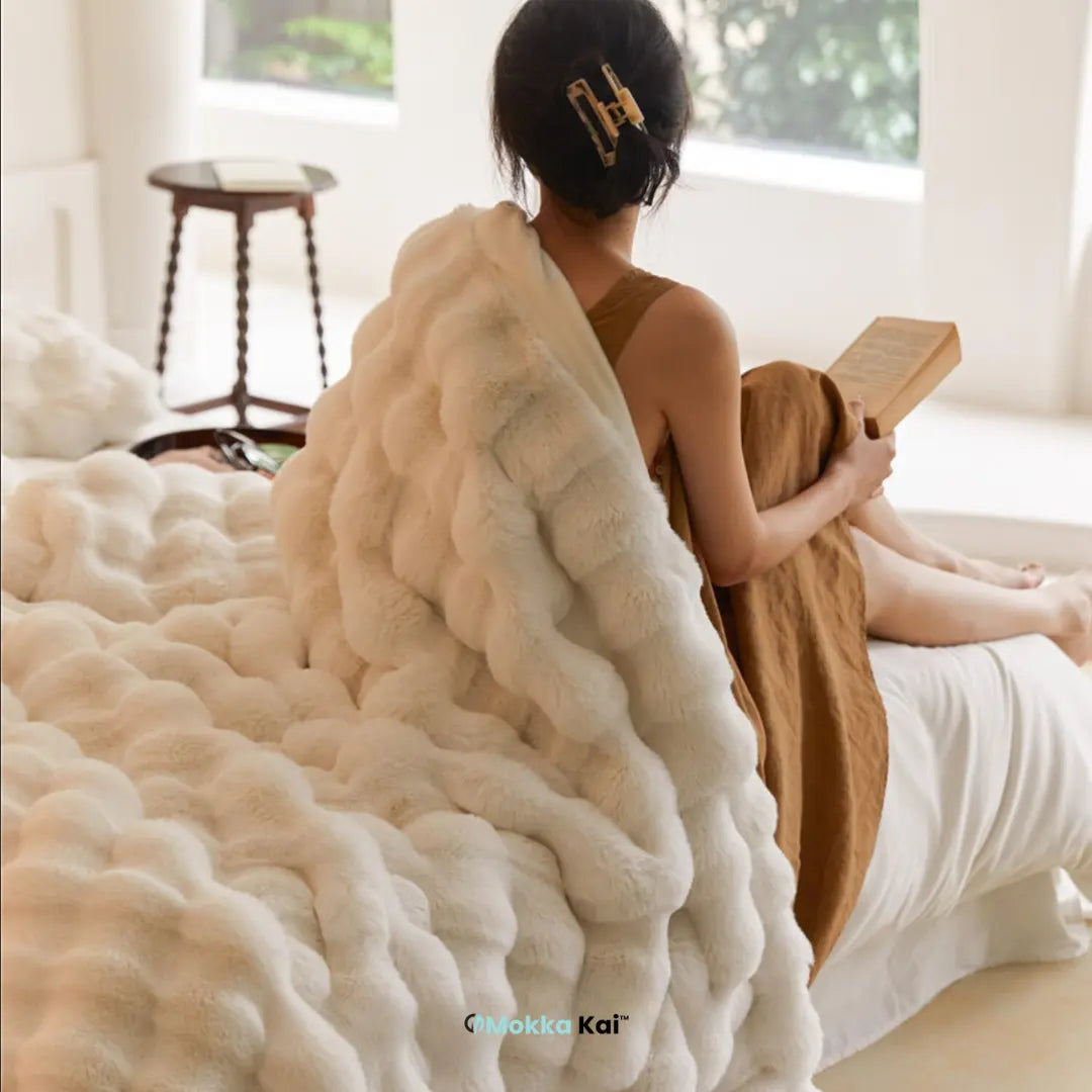 Fluffy Luxe Tuscany cozy: warm and extra thick winter blanket for bed and couch!