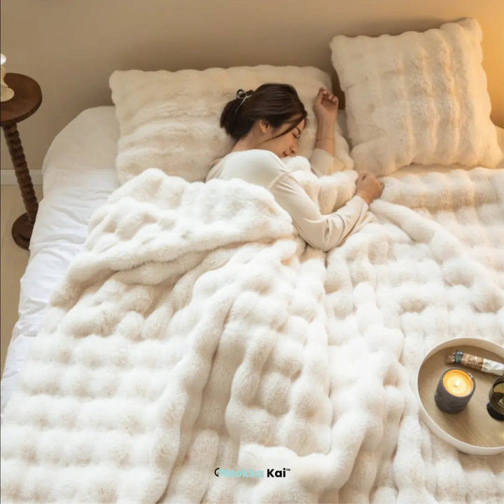 Fluffy Luxe Tuscany cozy: warm and extra thick winter blanket for bed and couch!