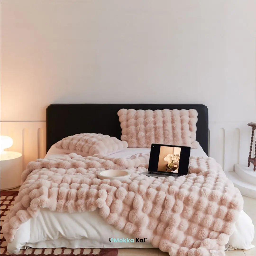Fluffy Luxe Tuscany cozy: warm and extra thick winter blanket for bed and couch!