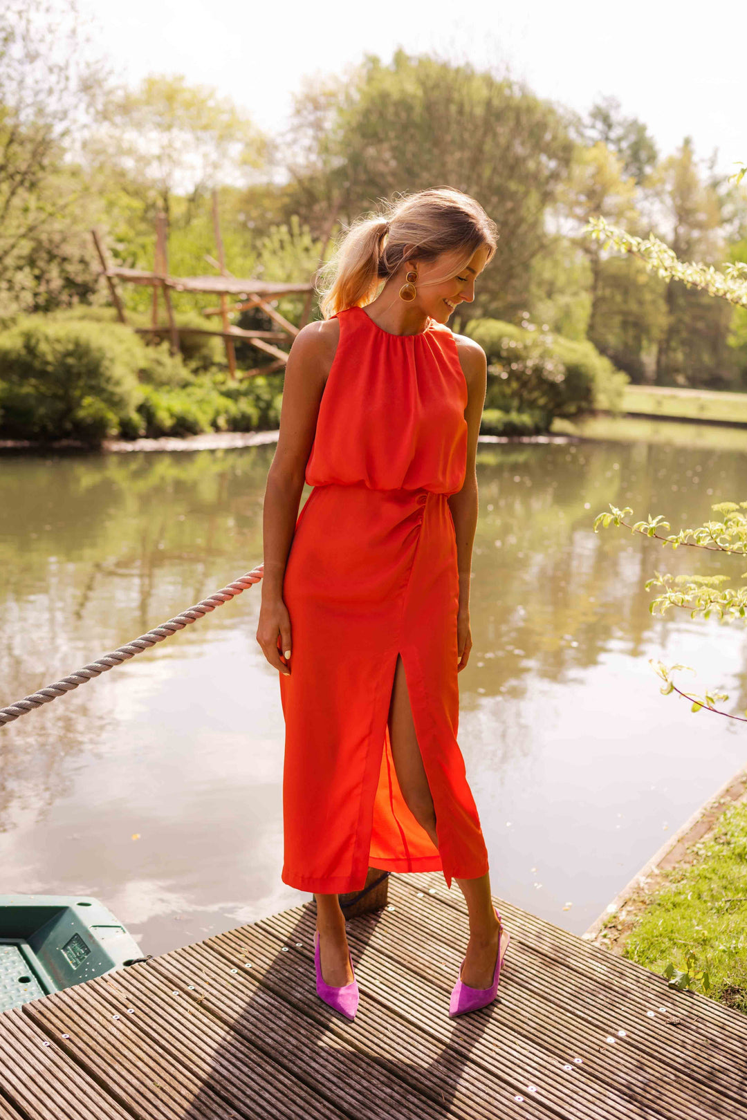 LEONIE summer dress – elegance wherever you go.